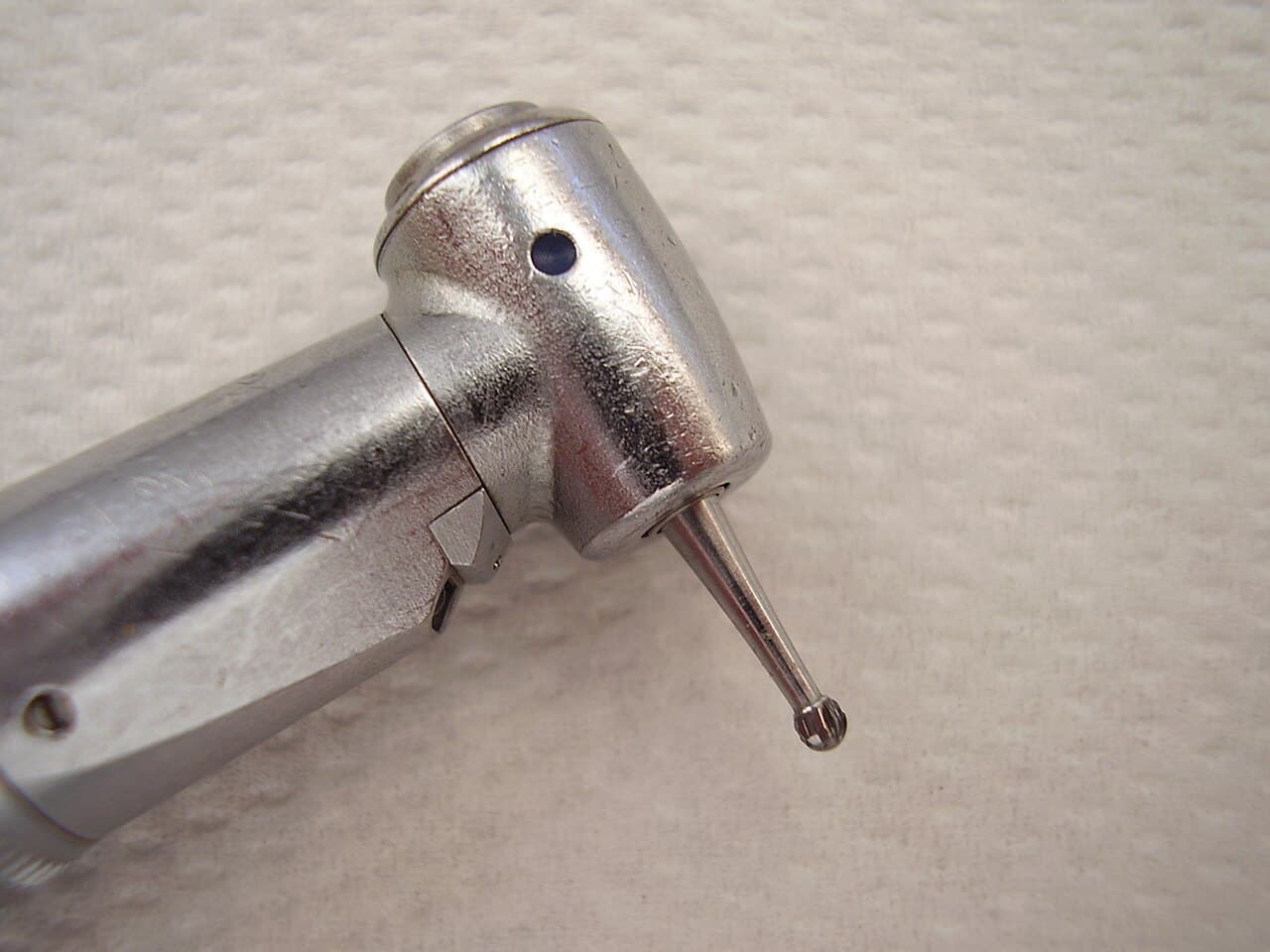 Instrument dentaire contre-angle